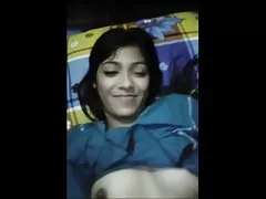 Bionda vecchia con figa pelosa si masturba in camera da donne erotiche gratis letto con vibratore