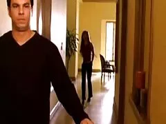 Carino ragazza dai Capelli rossi video erotici cartoni animati in calze a rete inserire il metallo expander per un punto di fronte alla webcam
