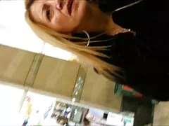 La ragazza ha chiamato il massaggi erotici giapponese suo amico e lo ha invitato per una visita, in modo che possa strappare il suo buco succosa