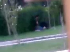 Gli adulti libertini entrano nel cappello i giovani pelosi al cancro sul video erotico hot divano