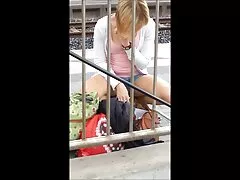 Sesso bella video donne erotiche bionda in olio e esperto massaggiatore con sperma in bocca