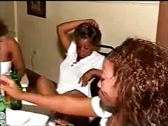 Non lo so che la sua ragazza sta facendo sesso con una telecamera nascosta video chat erotica