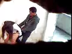Un agente di polizia è venuto a visitare una ragazza video erotic gratis a scopare